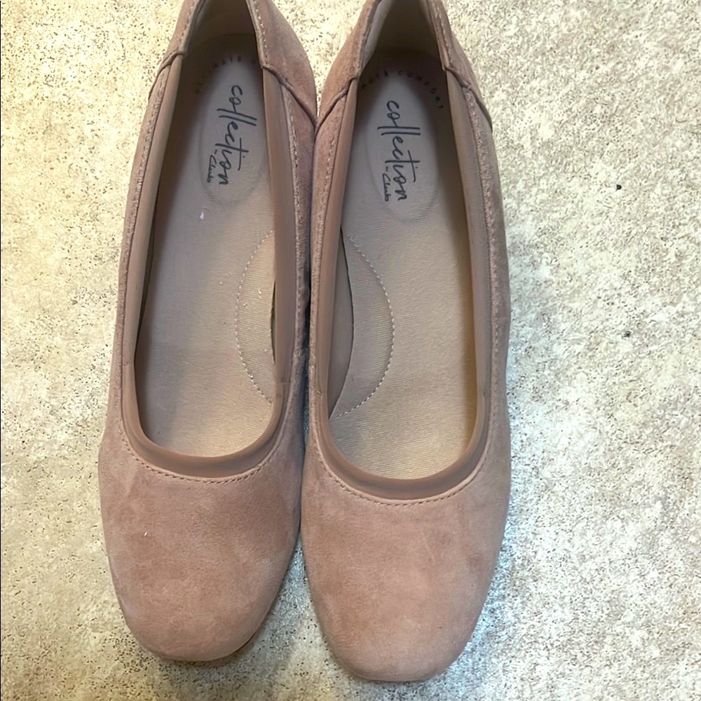 Collection B Women's Beige Suede Flats Sz10
NEW!